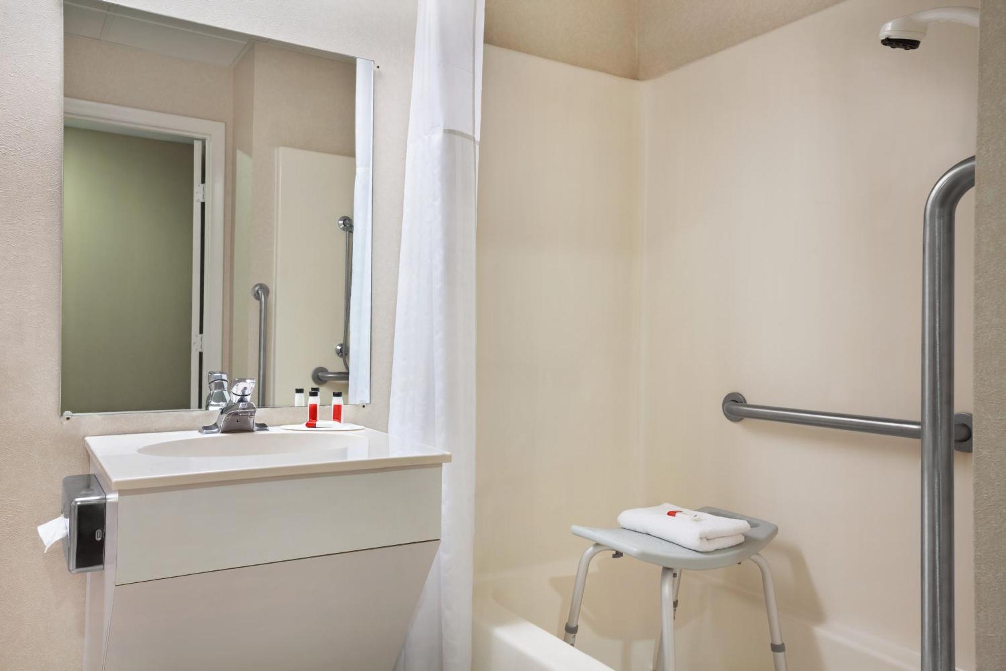 Deluxe Queen Room Two Queen Beds Mobility Access or Non-Smoking