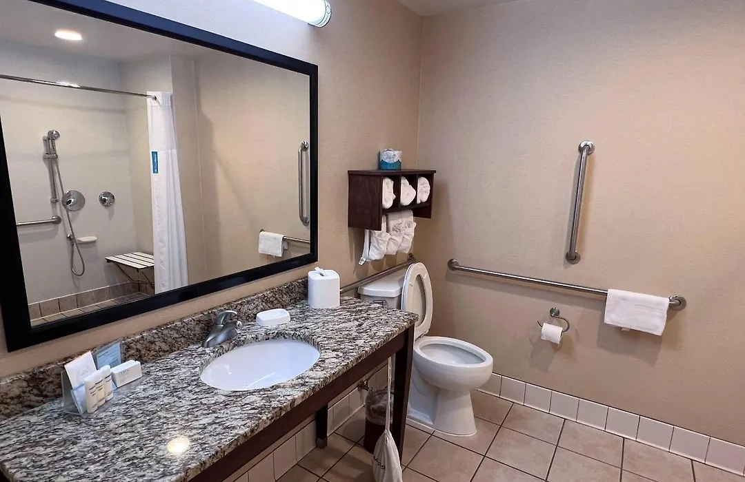 Clarion Pointe Cherokee-1